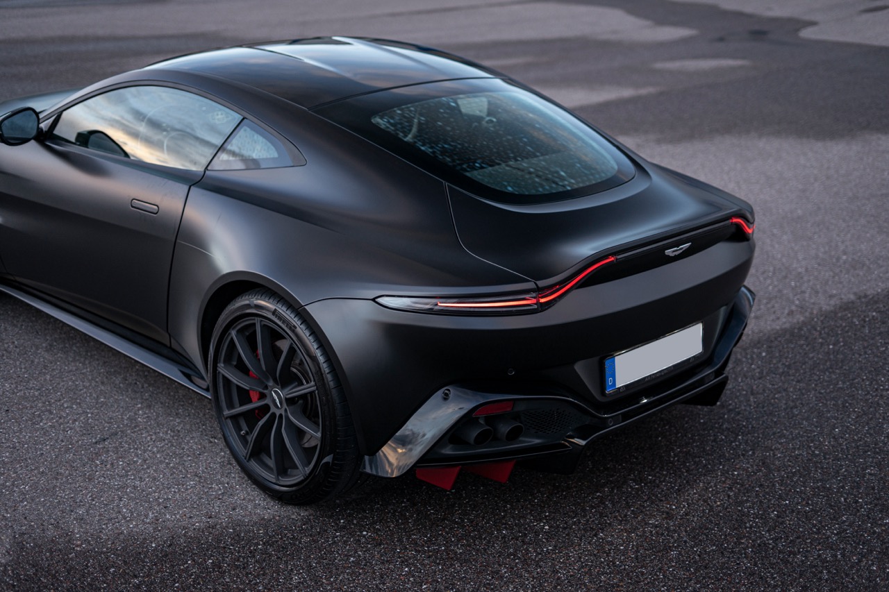 Aston Martin Vantage